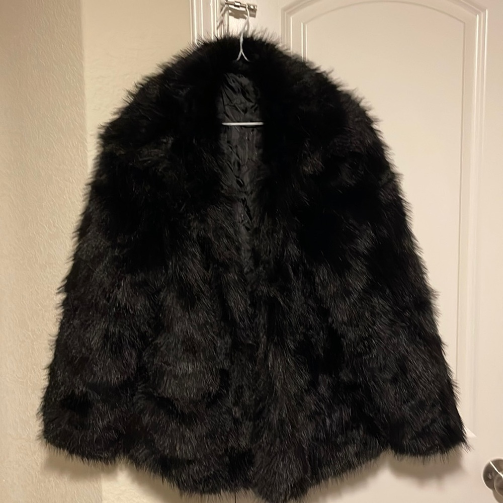 BLACK OVERSIZED FAUX FUR COAT
